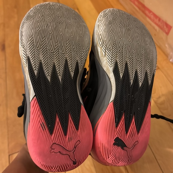 Puma Size 4 - Picture 4 of 4